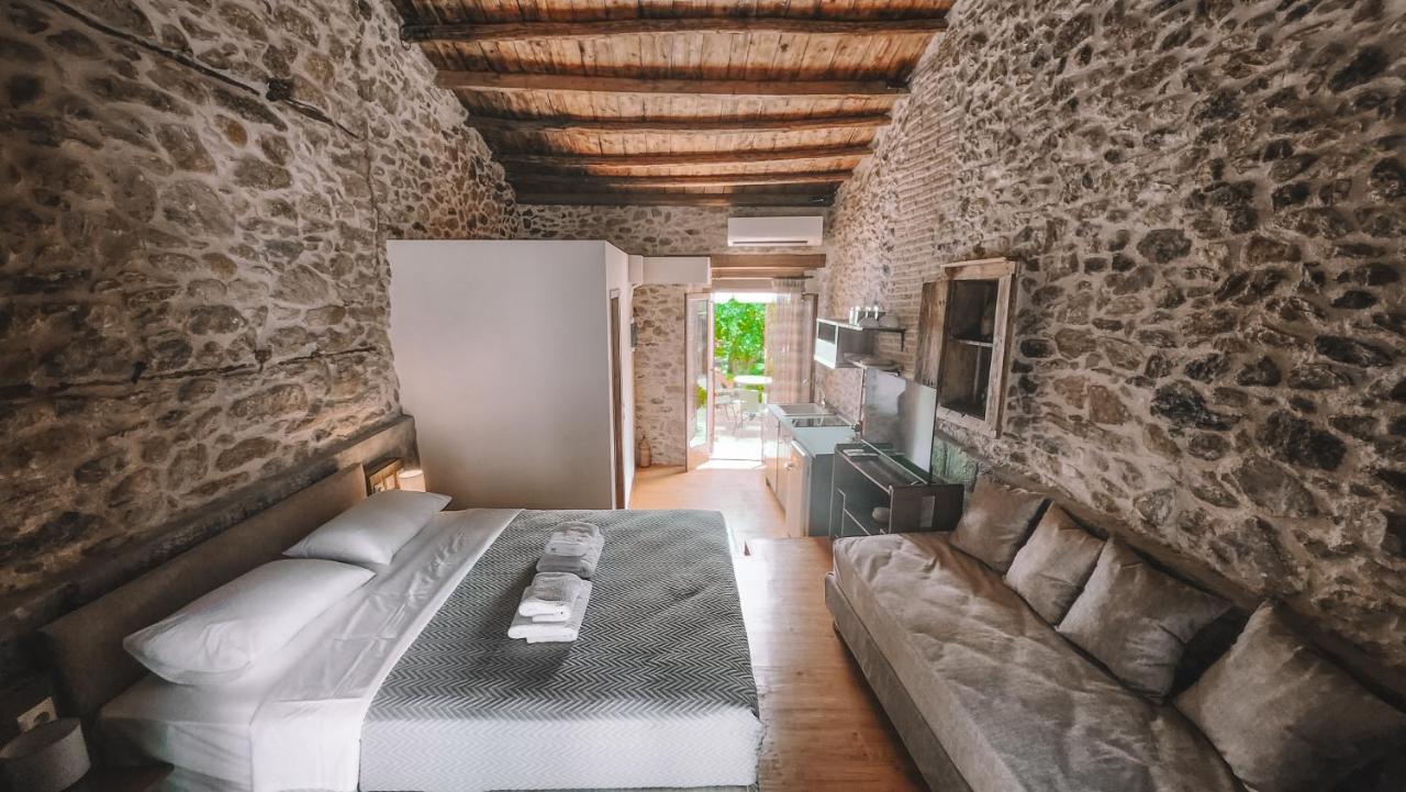 The Cellar Studios - By Avelink Spata  Bagian luar foto