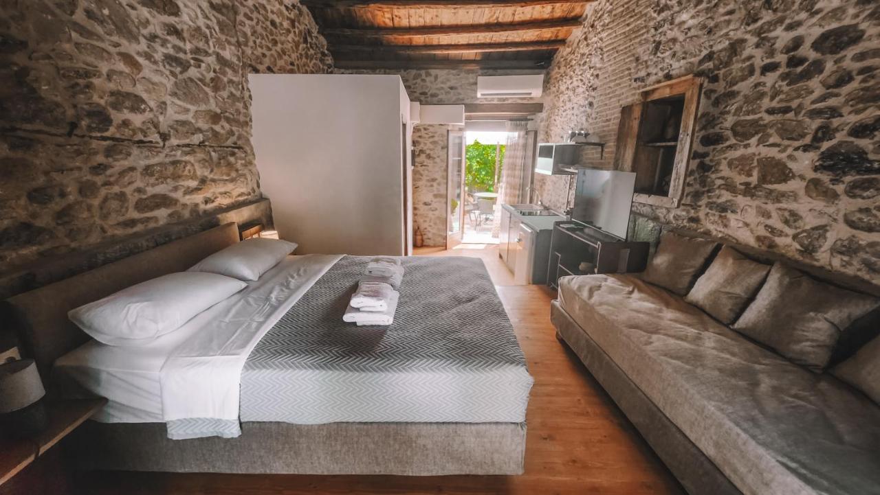 The Cellar Studios - By Avelink Spata  Bagian luar foto