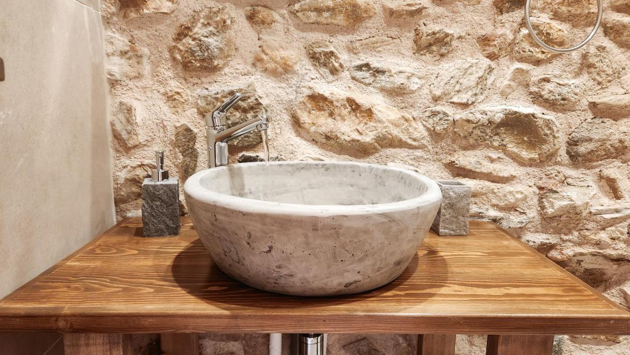 The Cellar Studios - By Avelink Spata  Bagian luar foto